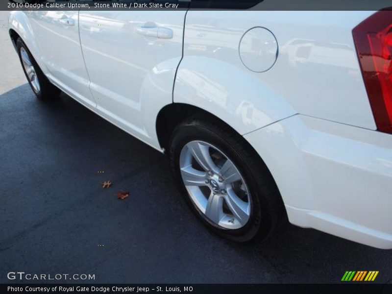Stone White / Dark Slate Gray 2010 Dodge Caliber Uptown