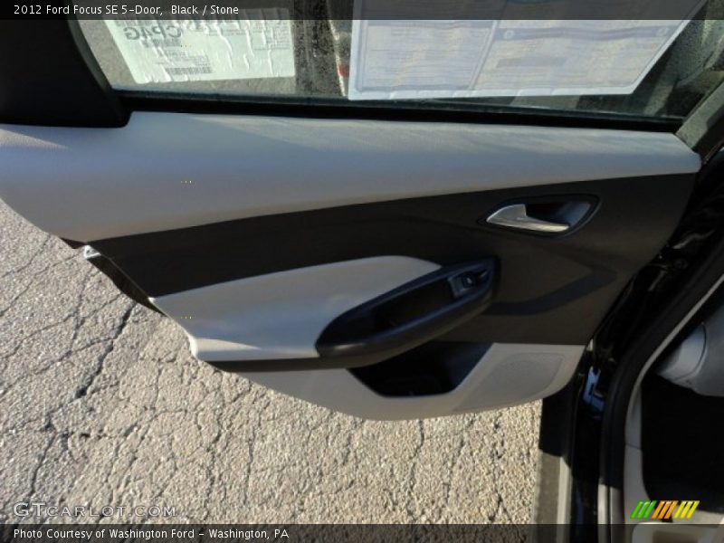 Black / Stone 2012 Ford Focus SE 5-Door