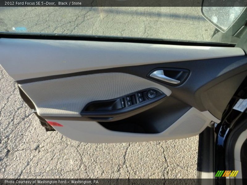 Black / Stone 2012 Ford Focus SE 5-Door