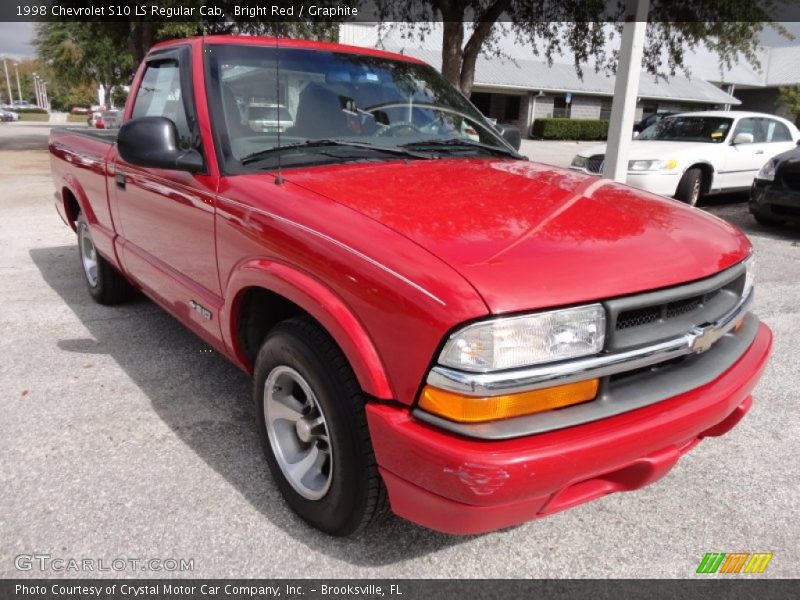 Front 3/4 View of 1998 S10 LS Regular Cab