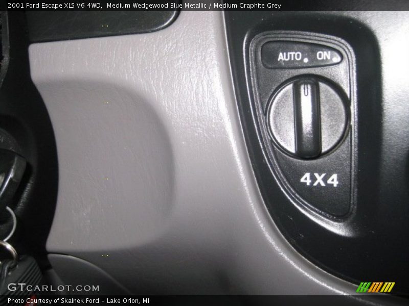 Four Wheel Drive selector switch - 2001 Ford Escape XLS V6 4WD