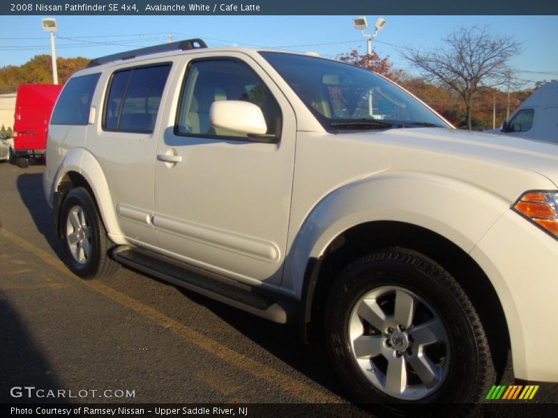 Avalanche White / Cafe Latte 2008 Nissan Pathfinder SE 4x4