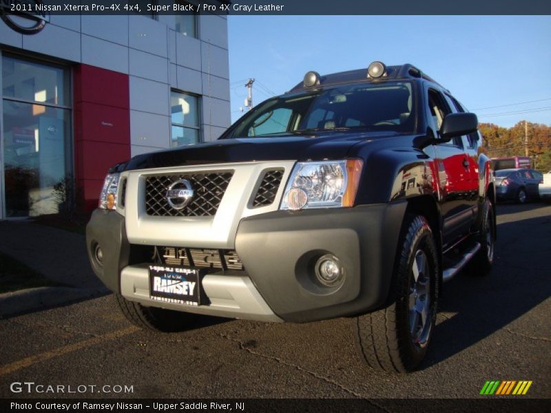 Super Black / Pro 4X Gray Leather 2011 Nissan Xterra Pro-4X 4x4