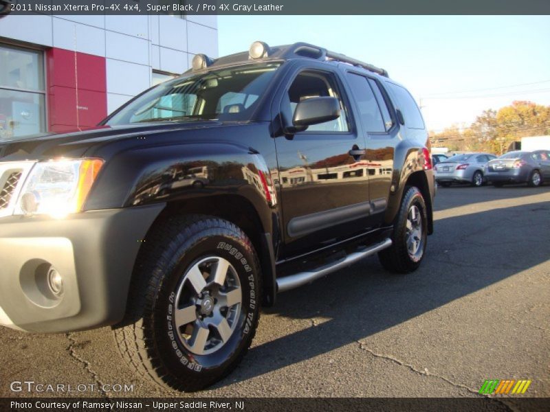 Super Black / Pro 4X Gray Leather 2011 Nissan Xterra Pro-4X 4x4