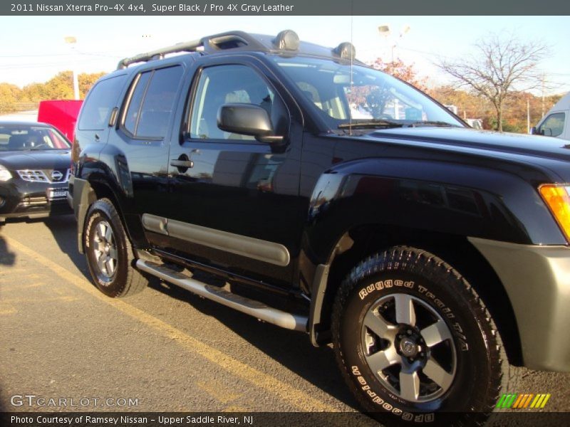 Super Black / Pro 4X Gray Leather 2011 Nissan Xterra Pro-4X 4x4