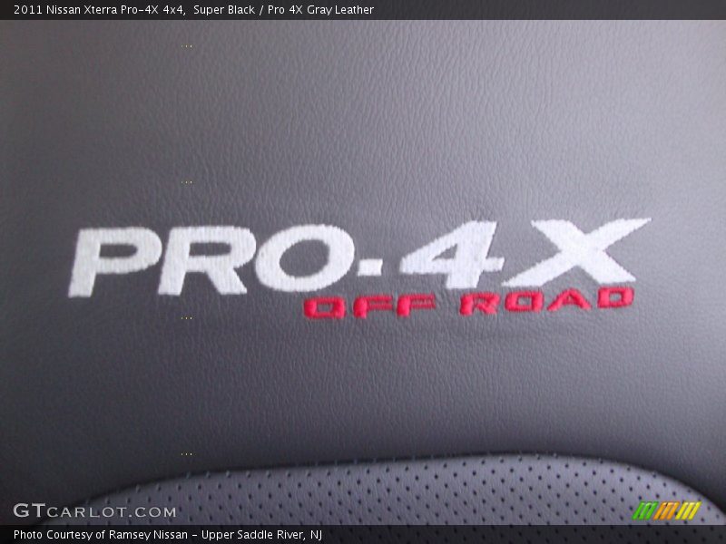 Super Black / Pro 4X Gray Leather 2011 Nissan Xterra Pro-4X 4x4
