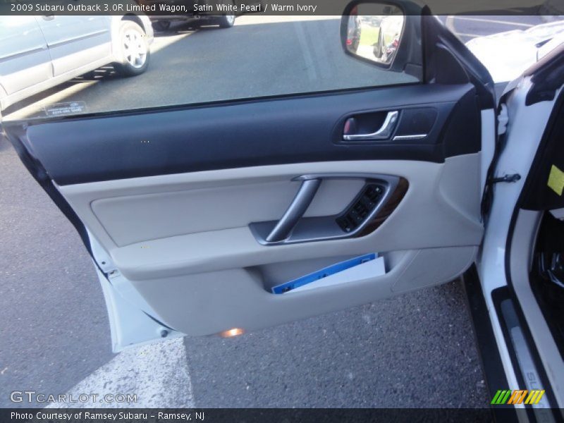 Door Panel of 2009 Outback 3.0R Limited Wagon