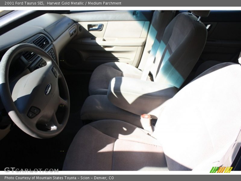 Harvest Gold Metallic / Medium Parchment 2001 Ford Taurus SES