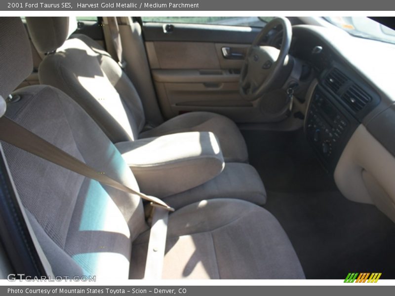 Harvest Gold Metallic / Medium Parchment 2001 Ford Taurus SES