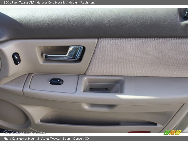 Harvest Gold Metallic / Medium Parchment 2001 Ford Taurus SES
