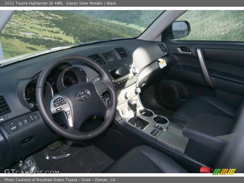 Classic Silver Metallic / Black 2012 Toyota Highlander SE 4WD
