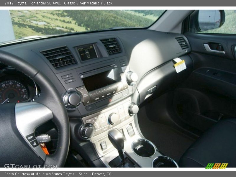 Classic Silver Metallic / Black 2012 Toyota Highlander SE 4WD