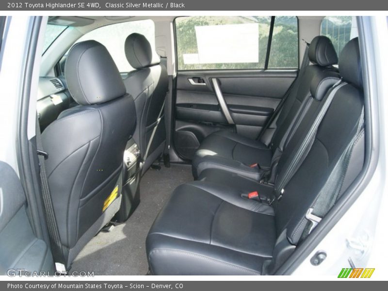 Classic Silver Metallic / Black 2012 Toyota Highlander SE 4WD
