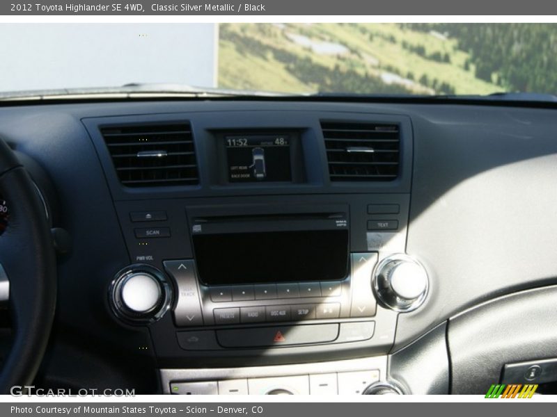 Classic Silver Metallic / Black 2012 Toyota Highlander SE 4WD
