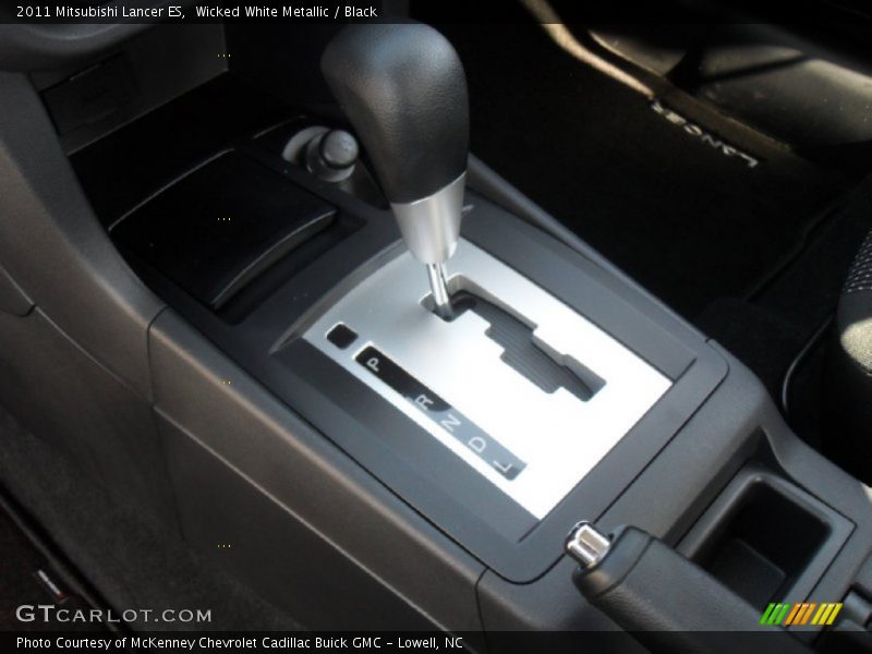 Wicked White Metallic / Black 2011 Mitsubishi Lancer ES