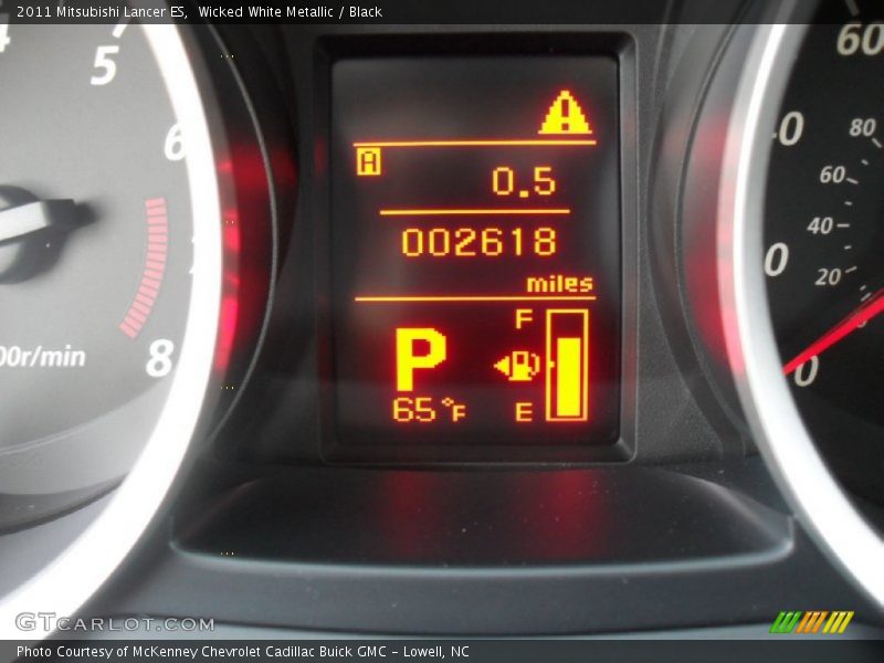Wicked White Metallic / Black 2011 Mitsubishi Lancer ES