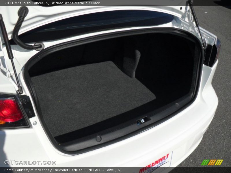 Wicked White Metallic / Black 2011 Mitsubishi Lancer ES