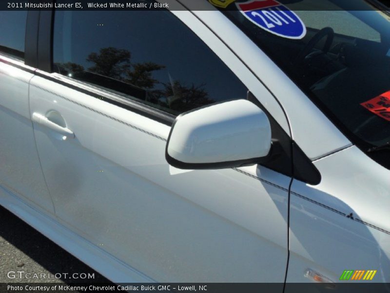 Wicked White Metallic / Black 2011 Mitsubishi Lancer ES