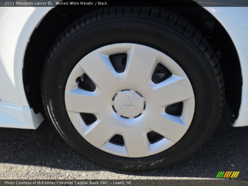 Wicked White Metallic / Black 2011 Mitsubishi Lancer ES