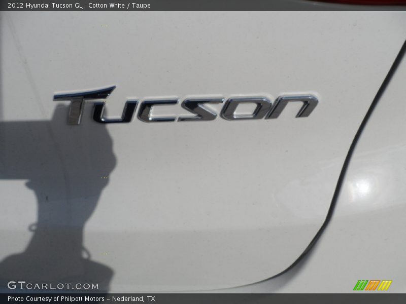 Cotton White / Taupe 2012 Hyundai Tucson GL