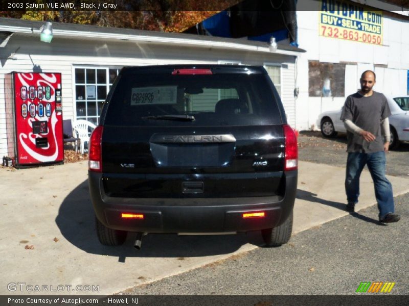 Black / Gray 2003 Saturn VUE AWD