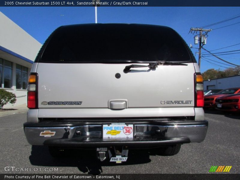 Sandstone Metallic / Gray/Dark Charcoal 2005 Chevrolet Suburban 1500 LT 4x4