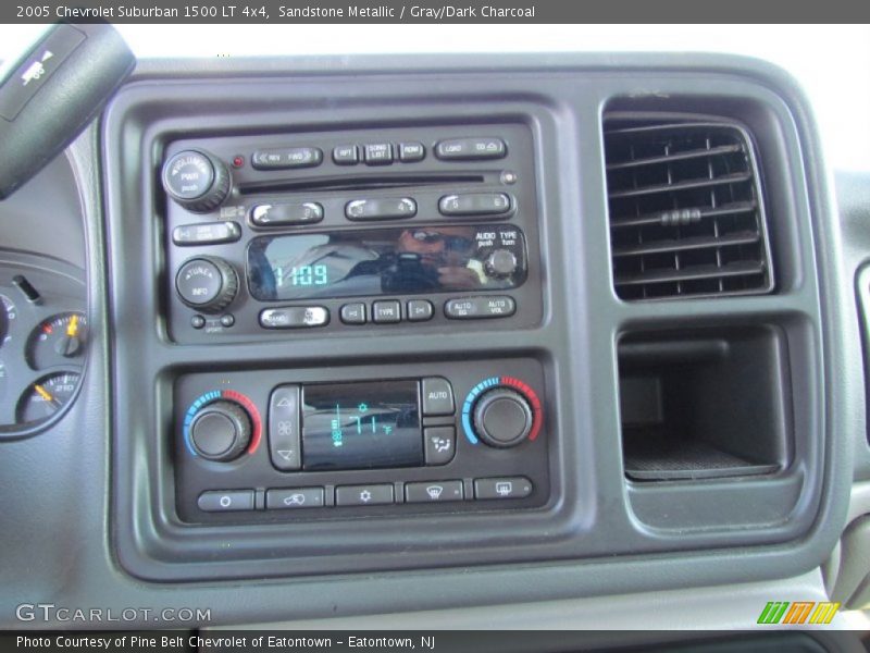 Sandstone Metallic / Gray/Dark Charcoal 2005 Chevrolet Suburban 1500 LT 4x4