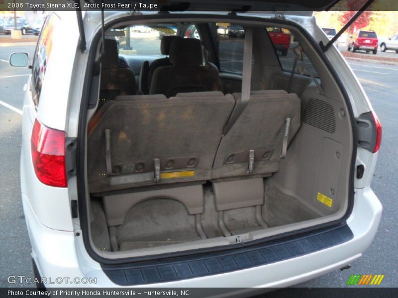 Arctic Frost Pearl / Taupe 2006 Toyota Sienna XLE