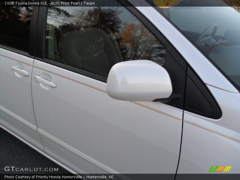 Arctic Frost Pearl / Taupe 2006 Toyota Sienna XLE