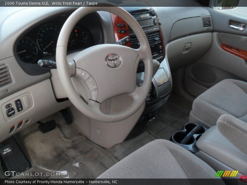 Arctic Frost Pearl / Taupe 2006 Toyota Sienna XLE