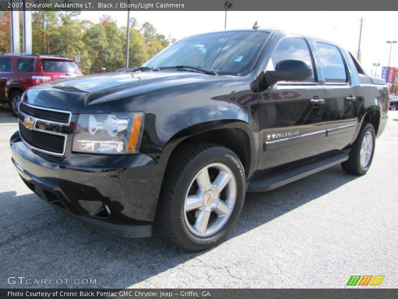 Front 3/4 View of 2007 Avalanche LT