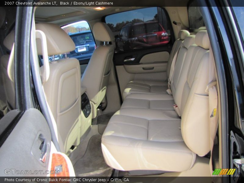  2007 Avalanche LT Ebony/Light Cashmere Interior