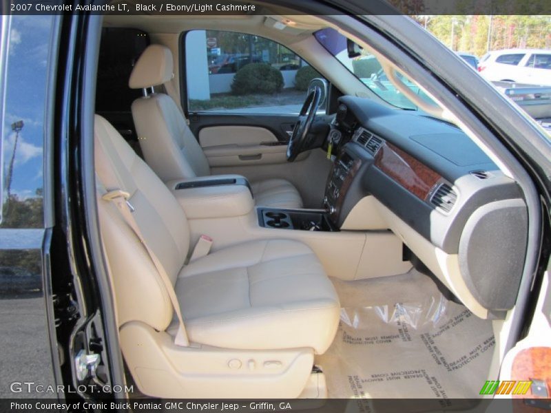  2007 Avalanche LT Ebony/Light Cashmere Interior