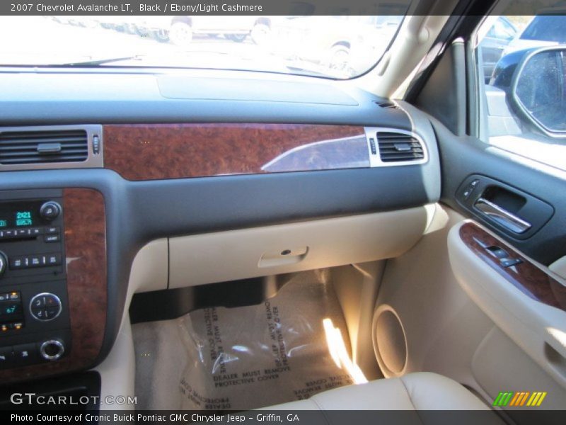 Black / Ebony/Light Cashmere 2007 Chevrolet Avalanche LT