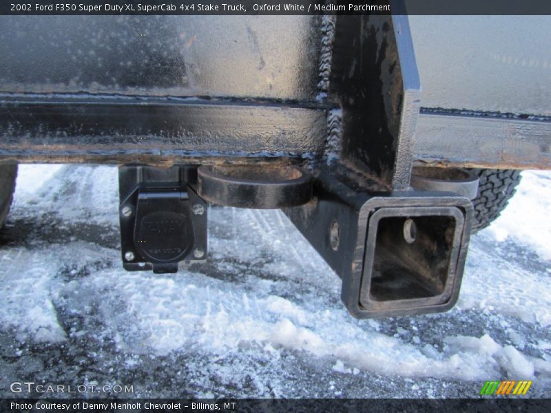 Oxford White / Medium Parchment 2002 Ford F350 Super Duty XL SuperCab 4x4 Stake Truck
