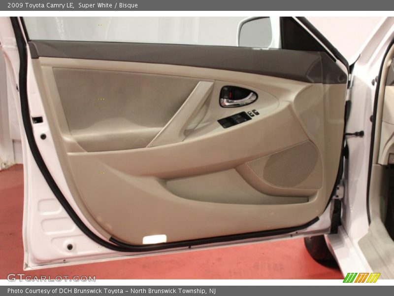 Super White / Bisque 2009 Toyota Camry LE