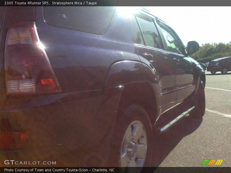 Stratosphere Mica / Taupe 2005 Toyota 4Runner SR5