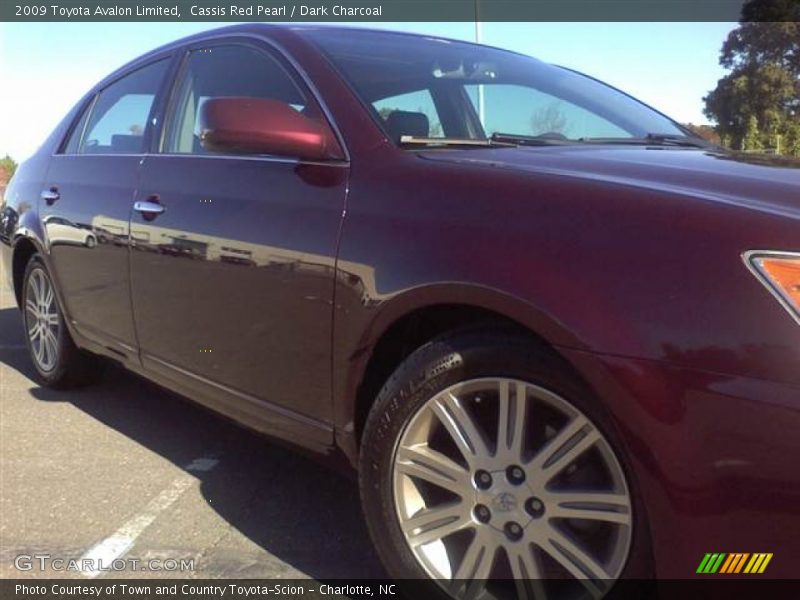 Cassis Red Pearl / Dark Charcoal 2009 Toyota Avalon Limited