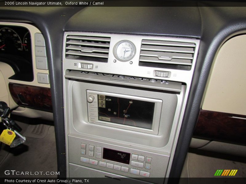 Oxford White / Camel 2006 Lincoln Navigator Ultimate