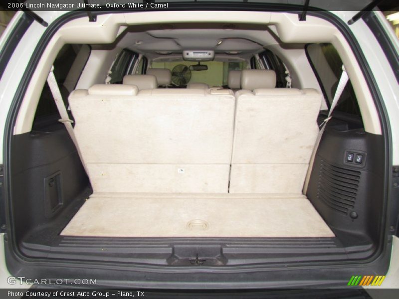 Oxford White / Camel 2006 Lincoln Navigator Ultimate