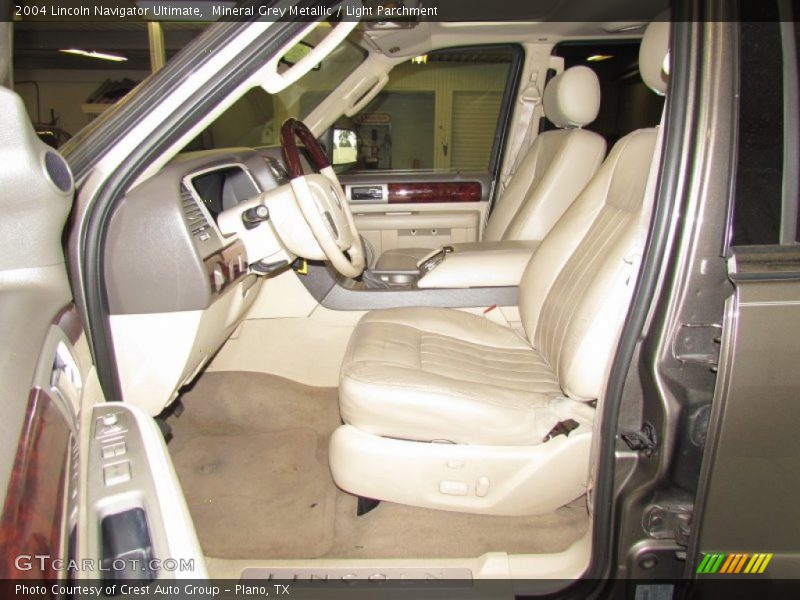 Mineral Grey Metallic / Light Parchment 2004 Lincoln Navigator Ultimate