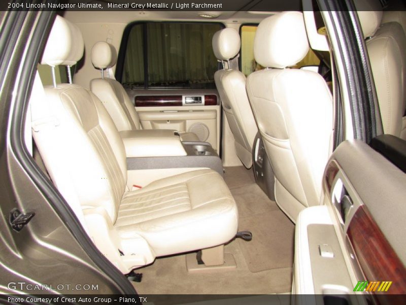 Mineral Grey Metallic / Light Parchment 2004 Lincoln Navigator Ultimate