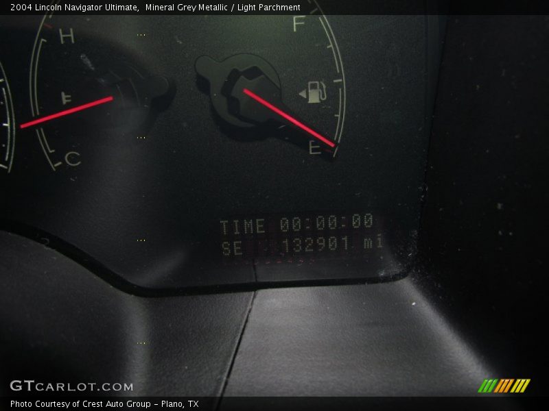 Mineral Grey Metallic / Light Parchment 2004 Lincoln Navigator Ultimate