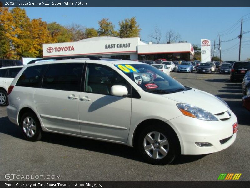 Super White / Stone 2009 Toyota Sienna XLE