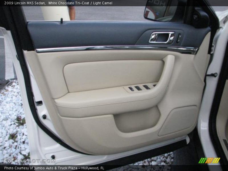 White Chocolate Tri-Coat / Light Camel 2009 Lincoln MKS Sedan