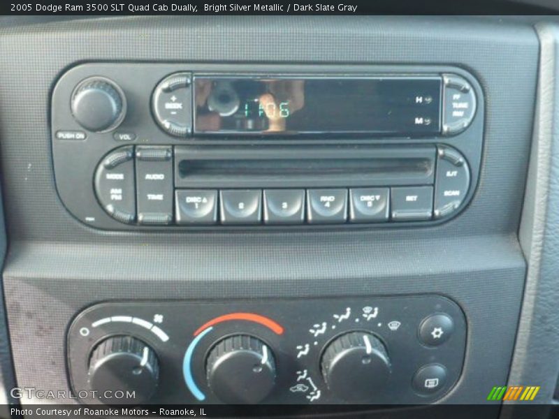 Bright Silver Metallic / Dark Slate Gray 2005 Dodge Ram 3500 SLT Quad Cab Dually