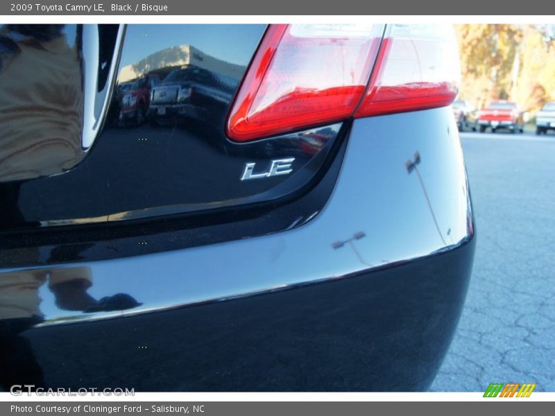 Black / Bisque 2009 Toyota Camry LE