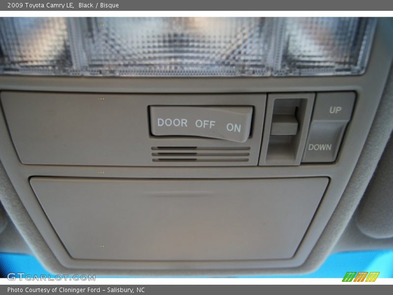 Black / Bisque 2009 Toyota Camry LE
