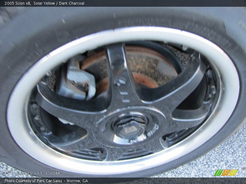 Solar Yellow / Dark Charcoal 2005 Scion xB