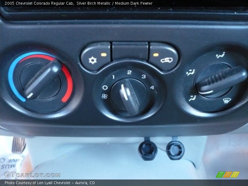 Controls of 2005 Colorado Regular Cab